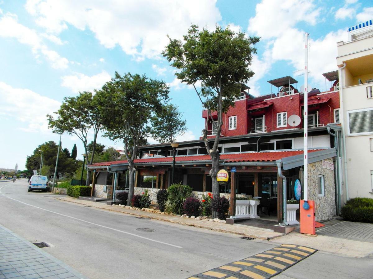 Blue Wave Apartments ตูรันญ์ ภายนอก รูปภาพ